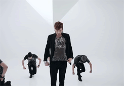 [Resim: tumblr_m8casnnvys1rd0gkxo3_250.gif]